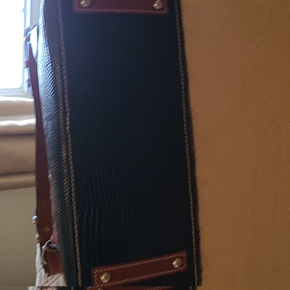 Dooney and Bourke handbag - Picture 9 of 9